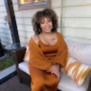 Meet your Posher, Tia